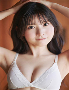 《美女露波》